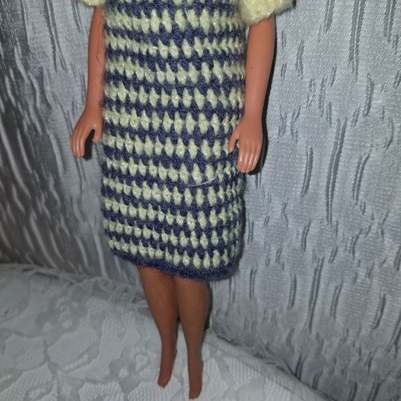 2 vintage 70's barbie with hand made crochet dresses - Picture 6 of 12